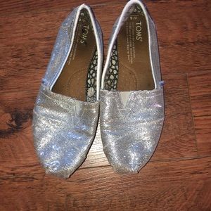 Shiny Silver Toms size 6